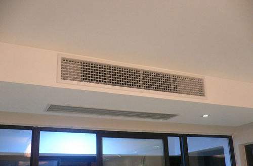 Central air conditioning tuyere and use